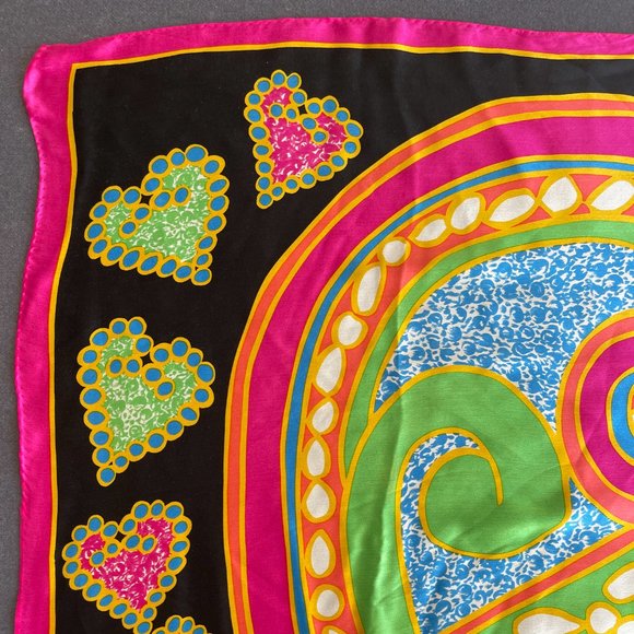 Knockout Ginnie Johansen Vibrant 100% Silk Scarf Heart Spade Pattern 80s LG NWOT - Picture 3 of 7